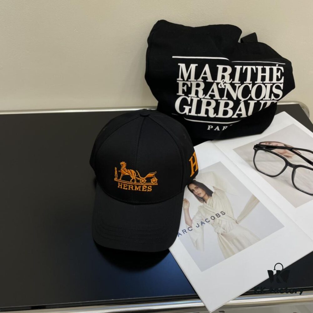 692fba5a99f2d84055c879fb New Arrival HERMÈS Latest Original Design Baseball Cap, Color-Block H Logo, Authentic Mold Custom Made, Premium Breathable Canvas Fabric with Original Factory Stainless Steel Adjustable Buckle, Exquisite Craftsmanship, Stylish and Handsome, Outstanding Quality