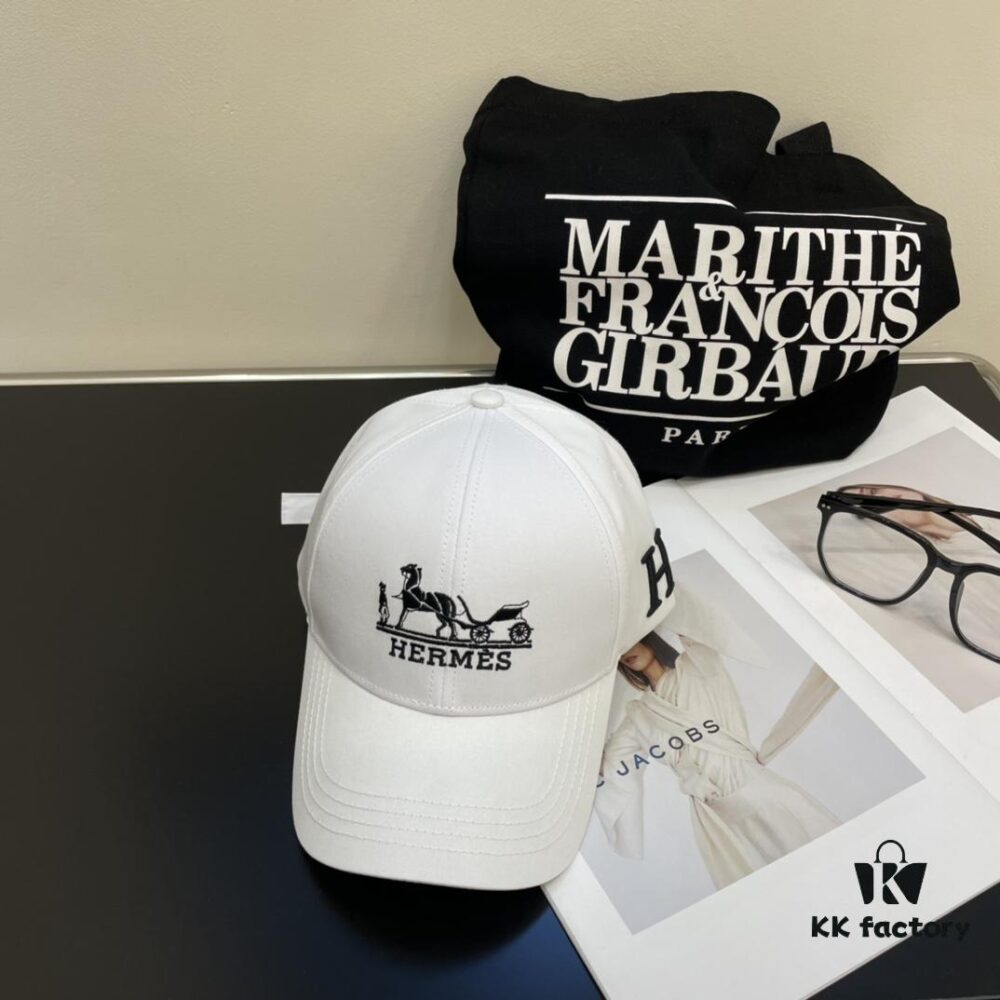 692fba6899f2d84055c87a0b New Arrival HERMÈS (Hermes) Latest Style Original Single Baseball Cap, Color-Blocked H, Authentic Mold Custom-Made, Premium Breathable Canvas Fabric with Original Factory Stainless Steel Adjustable Buckle, Exquisite Craftsmanship, Stylish and Handsome, Outstanding Quality