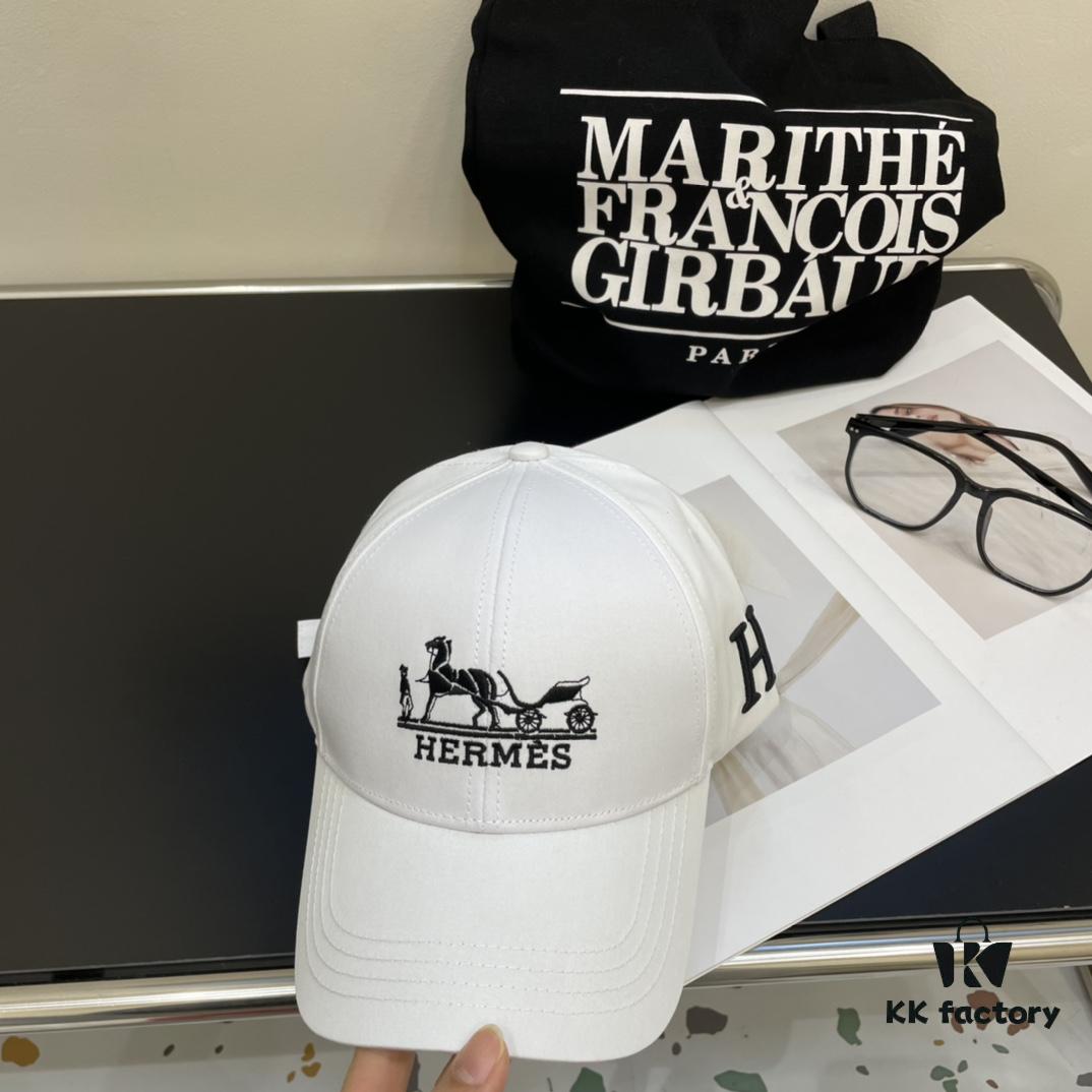692fba6d99f2d84055c87a12 New Arrival HERMÈS (Hermes) Latest Style Original Single Baseball Cap, Color-Blocked H, Authentic Mold Custom-Made, Premium Breathable Canvas Fabric with Original Factory Stainless Steel Adjustable Buckle, Exquisite Craftsmanship, Stylish and Handsome, Outstanding Quality