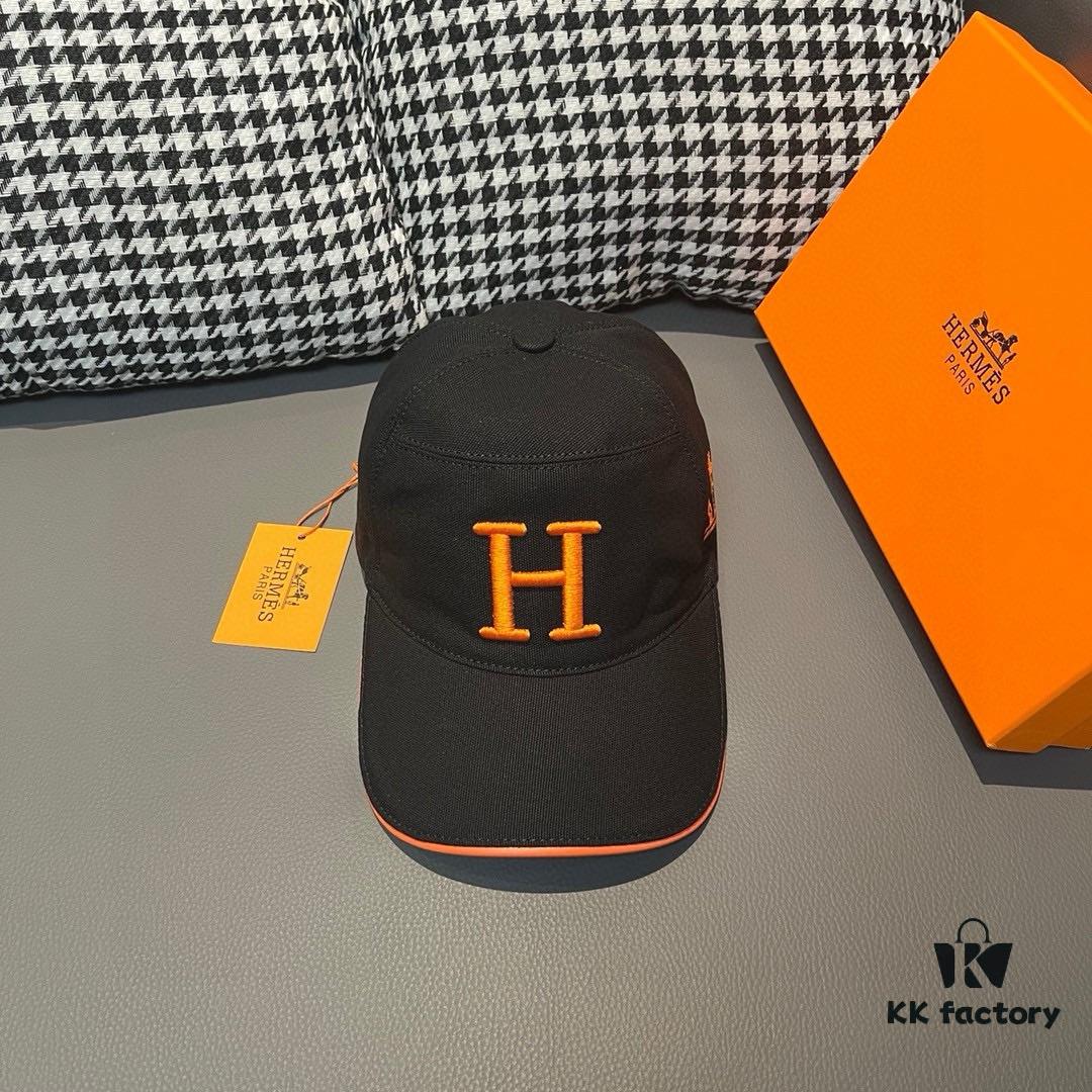 692fba7699f2d84055c87a1a Box with Cloth Bag, HERMÈS Original Order Baseball Cap, Classic H Design, Authentic Mold Custom Made, Premium Canvas Fabric with Top Layer Leather, Original Factory Stainless Steel Adjustable Buckle, Exquisite Craftsmanship, Fashionable and High Quality