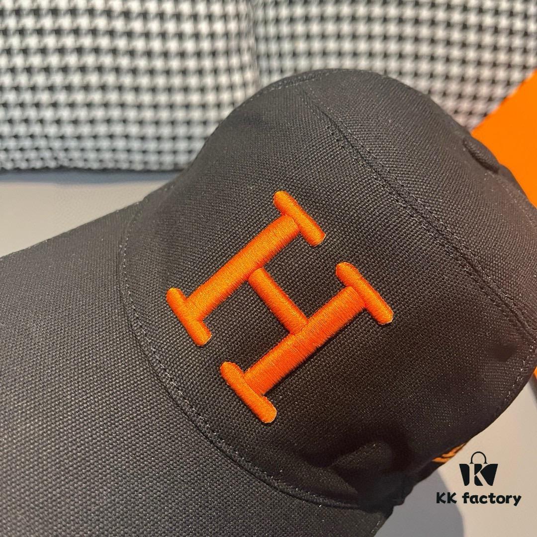692fba7b99f2d84055c87a1f Box with Cloth Bag, HERMÈS Original Order Baseball Cap, Classic H Design, Authentic Mold Custom Made, Premium Canvas Fabric with Top Layer Leather, Original Factory Stainless Steel Adjustable Buckle, Exquisite Craftsmanship, Fashionable and High Quality