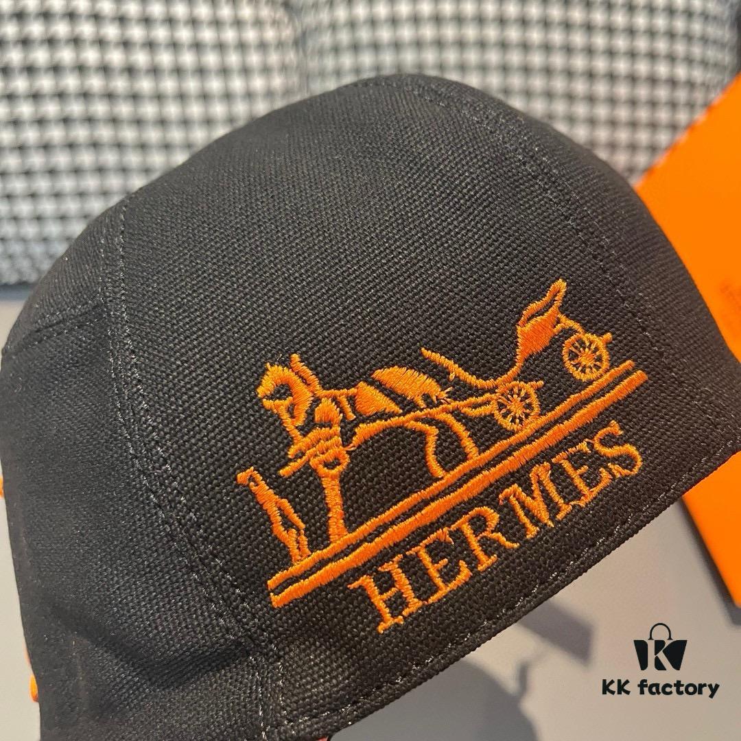 692fba7c99f2d84055c87a21 Box with Cloth Bag, HERMÈS Original Order Baseball Cap, Classic H Design, Authentic Mold Custom Made, Premium Canvas Fabric with Top Layer Leather, Original Factory Stainless Steel Adjustable Buckle, Exquisite Craftsmanship, Fashionable and High Quality