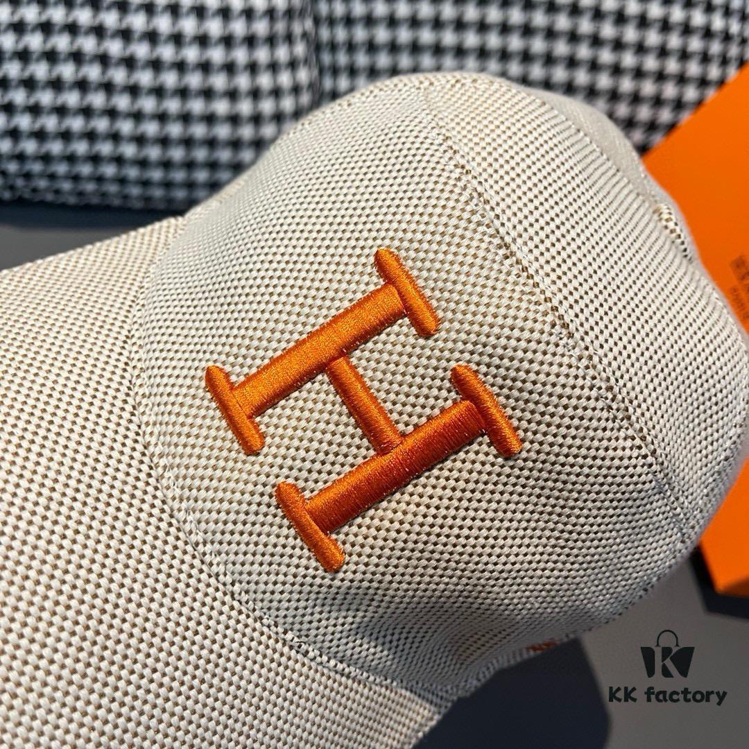 692fba8399f2d84055c87a27 Box with Cloth Bag, HERMÈS Original Design Baseball Cap, Classic H Logo, Authentic Mold Custom Made, Premium Canvas Fabric with Top Layer Leather, Original Factory Stainless Steel Adjustable Buckle, Exquisite Craftsmanship, Stylish and High Quality