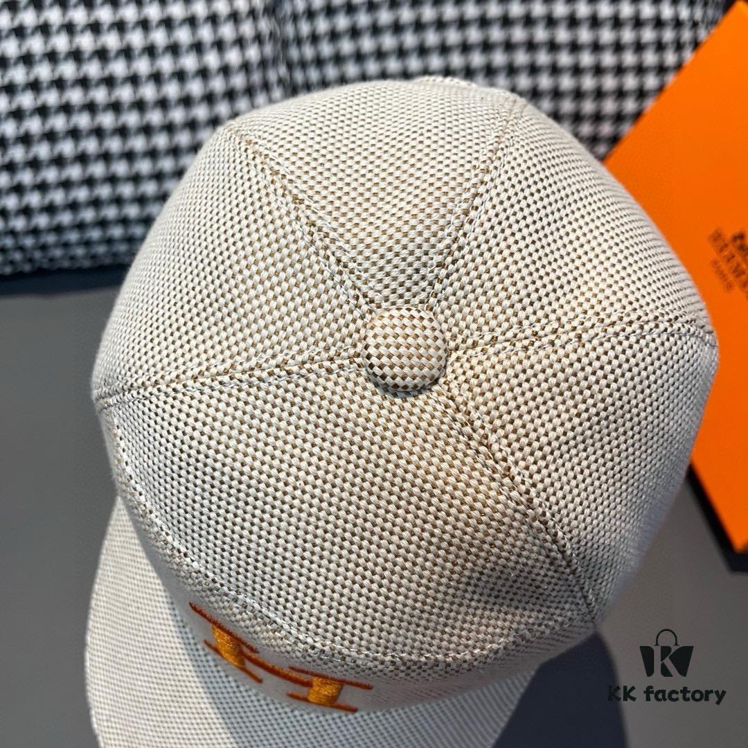 692fba8499f2d84055c87a28 Box with Cloth Bag, HERMÈS Original Design Baseball Cap, Classic H Logo, Authentic Mold Custom Made, Premium Canvas Fabric with Top Layer Leather, Original Factory Stainless Steel Adjustable Buckle, Exquisite Craftsmanship, Stylish and High Quality