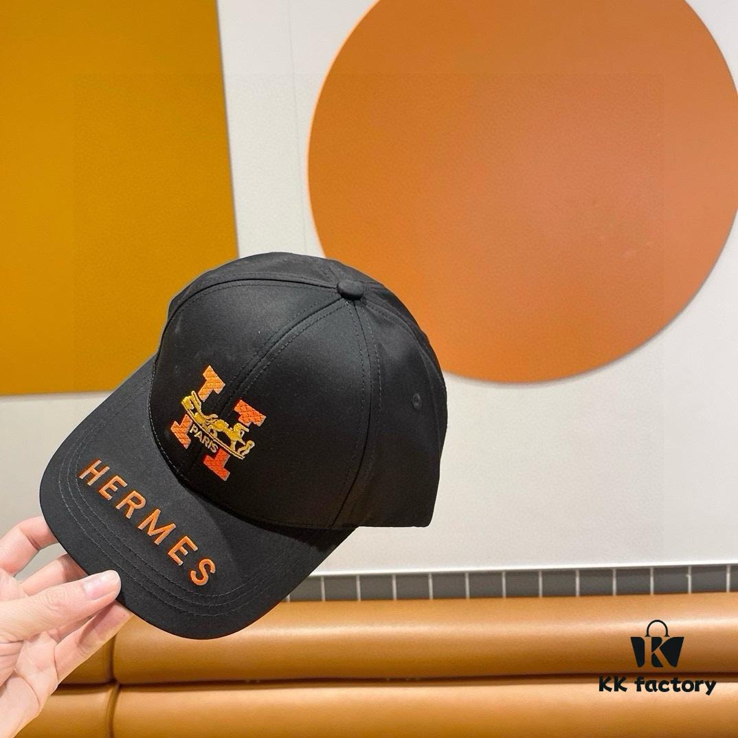 692fbac699f2d84055c87a72 New Arrival HERMÈS Latest Original Quality Baseball Cap, Color-Blocked H Design, Authentic Mold Custom-Made, Premium Breathable Canvas Fabric with Original Steel Adjustable Buckle, Exquisite Craftsmanship, Stylish and Handsome, Outstanding Quality