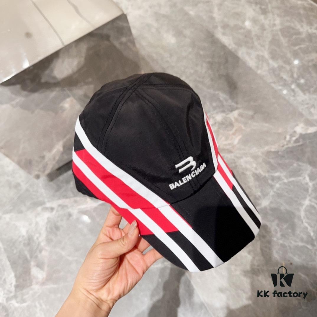 BALENCIAGA Official Style