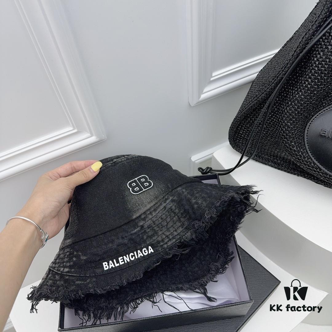 692fbb4799f2d84055c87b11 Balenciaga New Arrival~ 💙 Washed Denim Fabric with Raw-Edge Design, Full of Style! A Must-Have for Fashion Enthusiasts 🫶