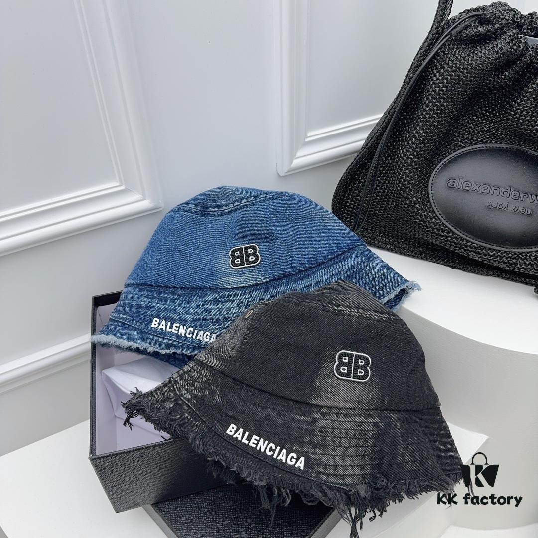 692fbb4899f2d84055c87b13 Balenciaga New Arrival~ 💙 Washed Denim Fabric with Raw-Edge Design, Full of Style! A Must-Have for Fashion Enthusiasts 🫶