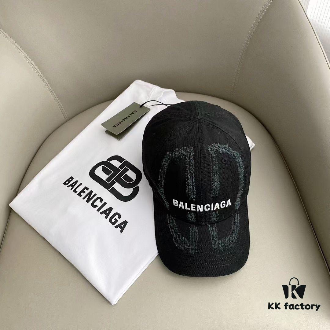 692fbbb599f2d84055c87b7c BALENCIAGA Destroyed Baseball Cap
