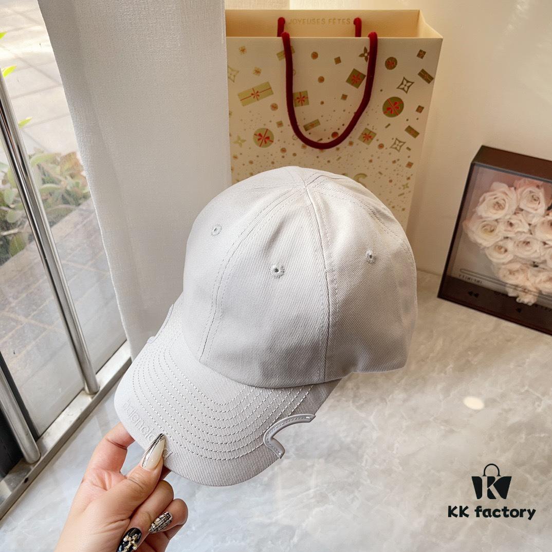 Balencia ~ New Style Cut-out Baseball Cap