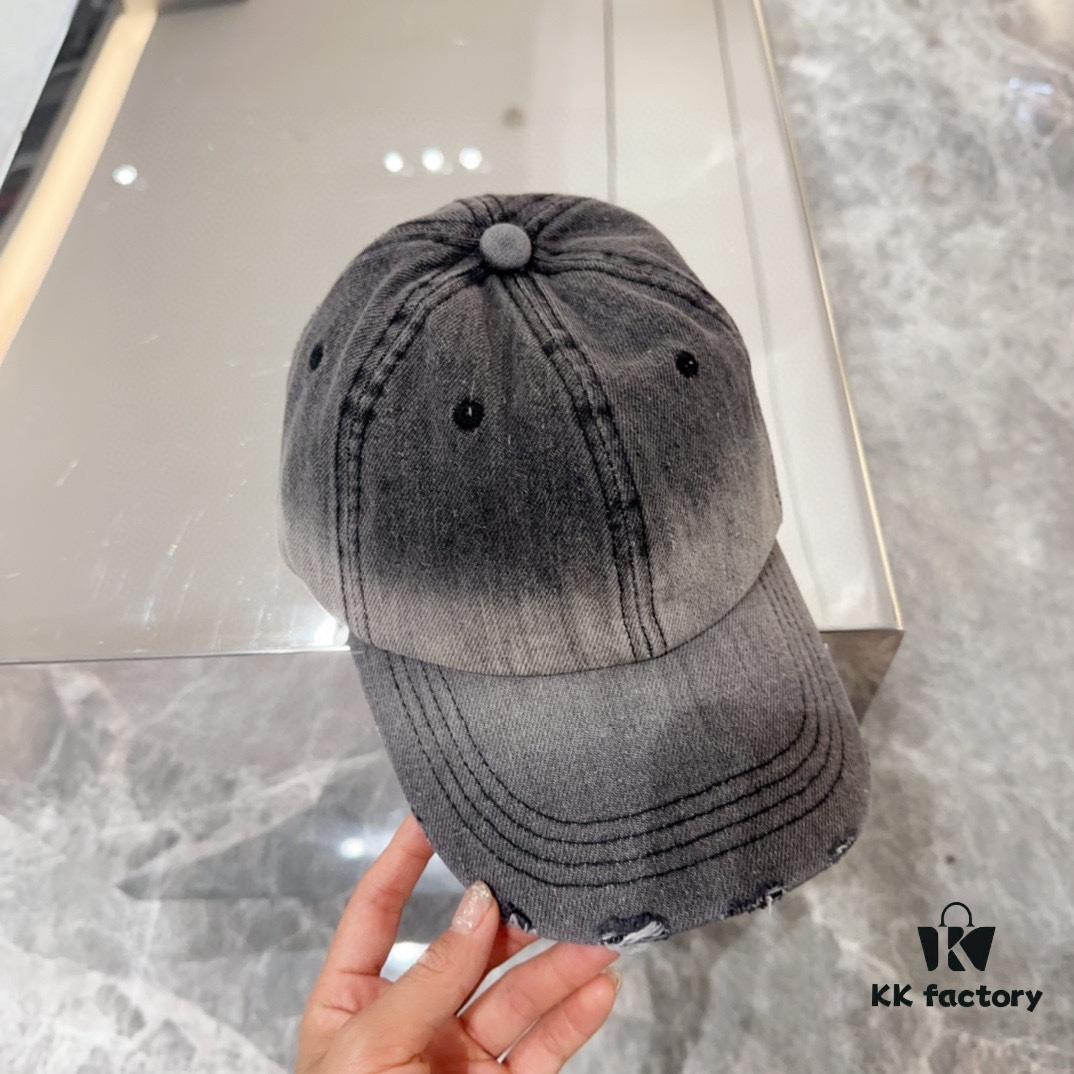 692fbc2699f2d84055c87bdc BALENCIAGA New Spring Arrival Stylish Baseball Cap, High-Quality Denim Fabric, Excellent Breathability, Suitable for All Seasons