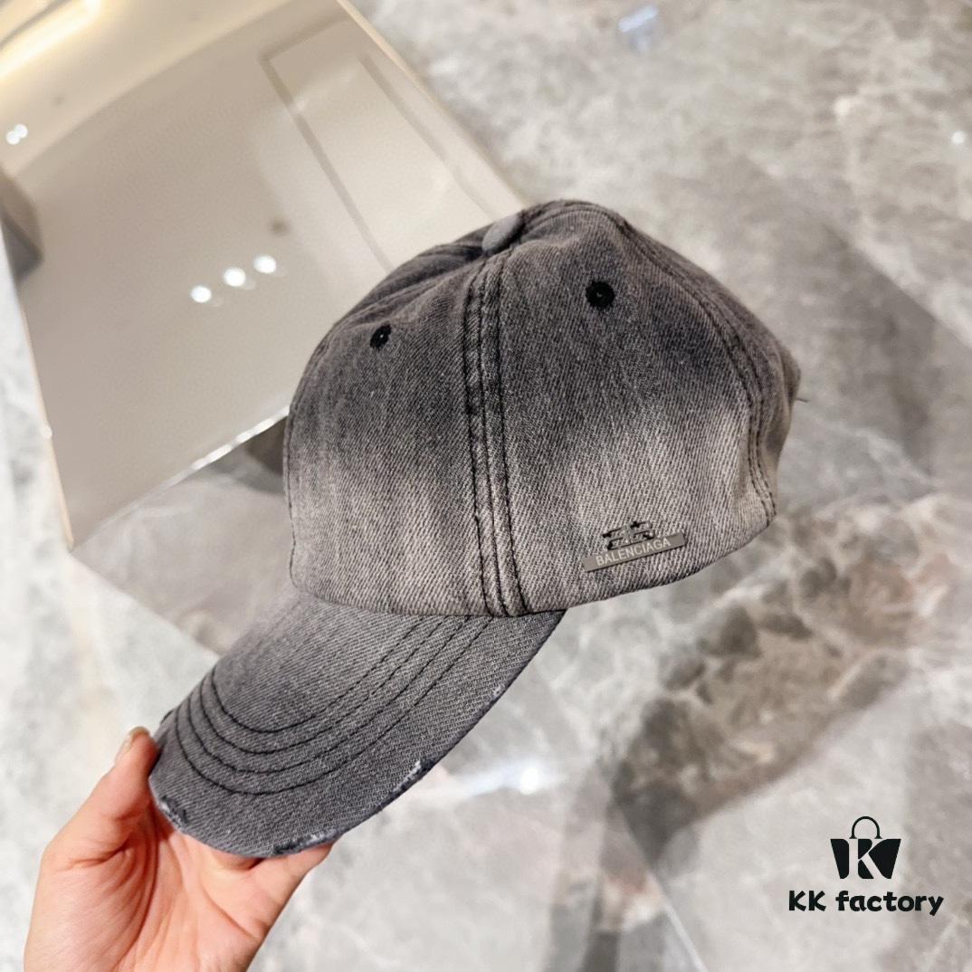 692fbc2a99f2d84055c87bdd BALENCIAGA New Spring Arrival Stylish Baseball Cap, High-Quality Denim Fabric, Excellent Breathability, Suitable for All Seasons