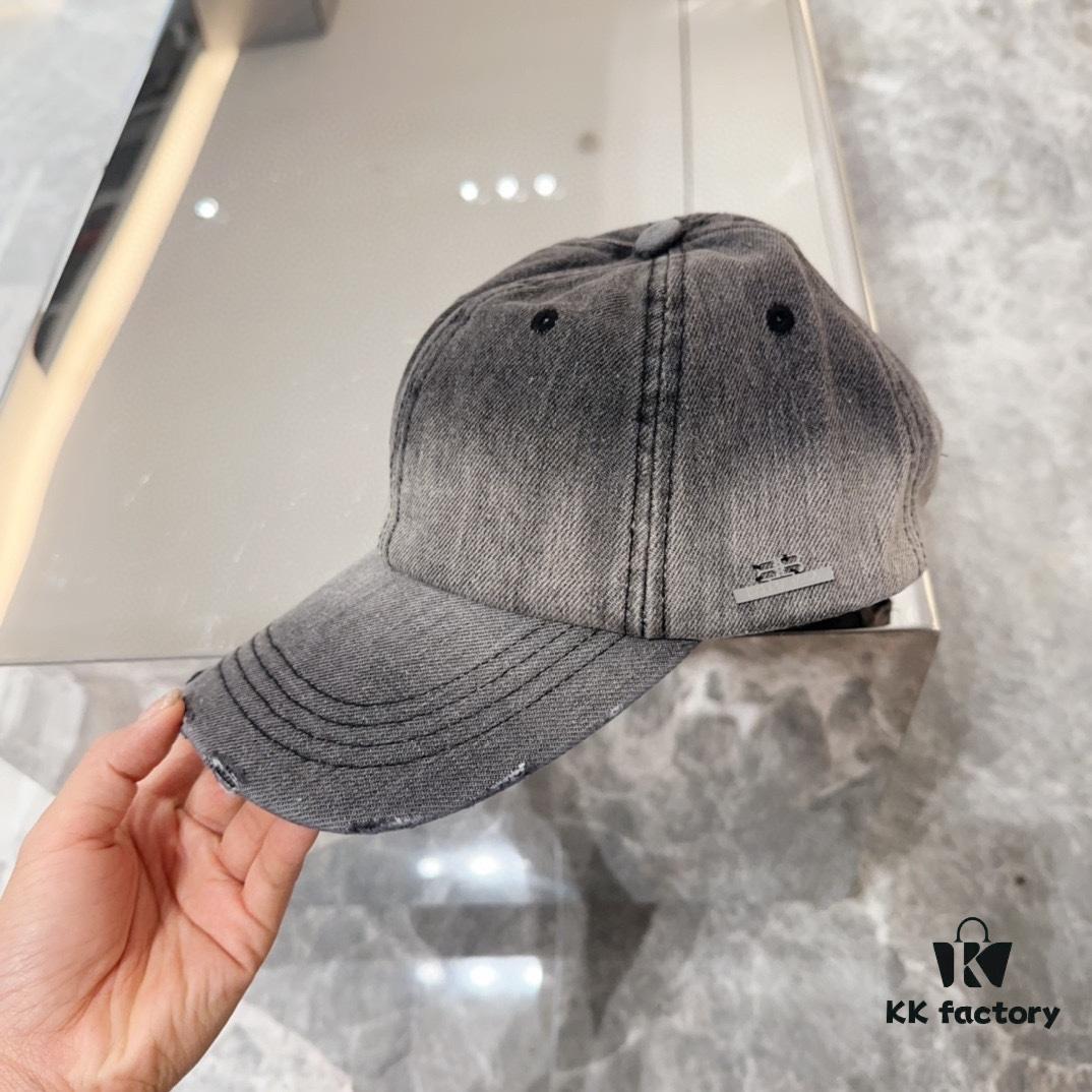 692fbc2a99f2d84055c87bde BALENCIAGA New Spring Arrival Stylish Baseball Cap, High-Quality Denim Fabric, Excellent Breathability, Suitable for All Seasons