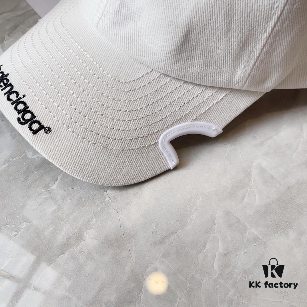 692fbc4799f2d84055c87bff Balencia ~ New Style Cut-out Baseball Cap