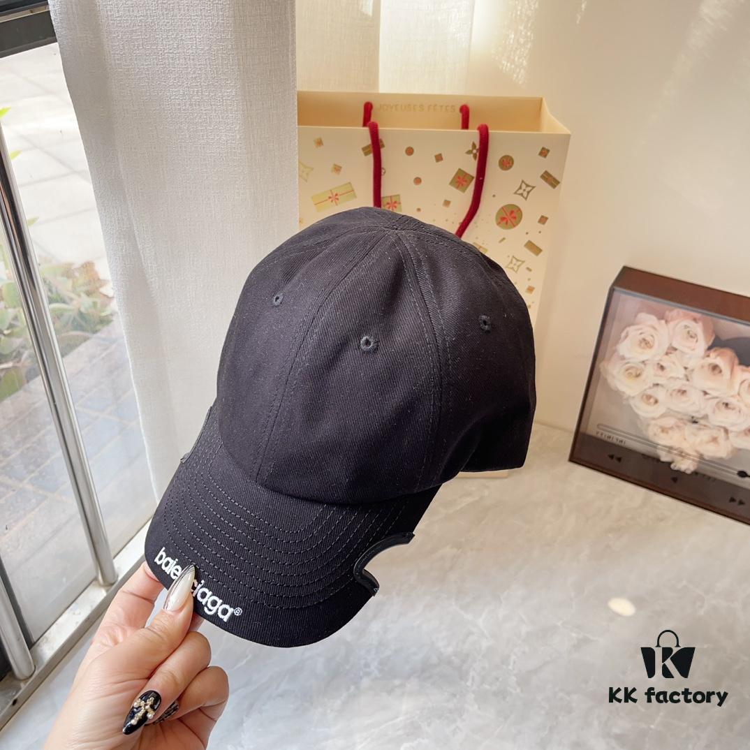 692fbc5e99f2d84055c87c12 Balencia ~ New Style Cut-out Baseball Cap