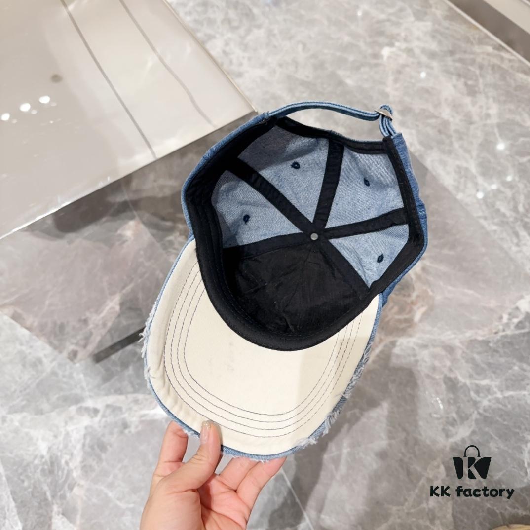 BALENCIAGA 🆕 Spring New Arrival Stylish Baseball Cap, High-Quality Denim Fabric, Excellent Breathability, Suitable for All Seasons