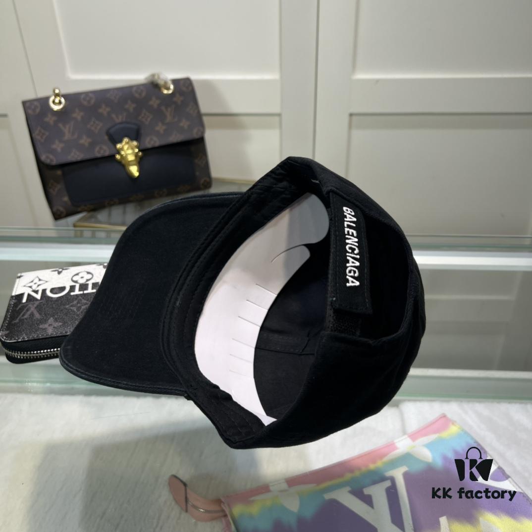 692fbd6d99f2d84055c87d4d Balenciaga Official Website New Arrival Paris Fashion Baseball Cap