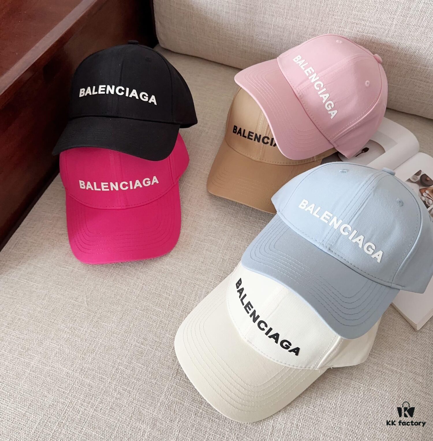 692fbdbb99f2d84055c87d8f BALENCIAGA New Arrival Stylish Baseball Cap, High-Quality Breathable Design for All Seasons