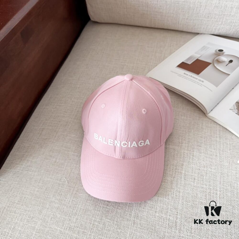 BALENCIAGA New Arrival Unique Baseball Cap, High-Quality Breathable Design for All Seasons