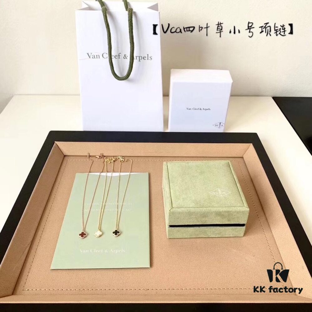 692fbdfb99f2d84055c87de1 VCA Mini Four-Leaf Clover Necklace