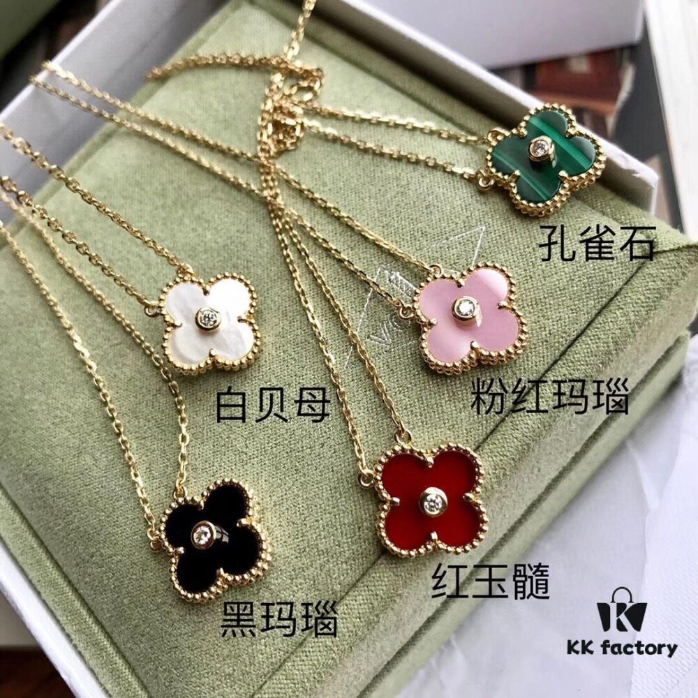 692fbe3399f2d84055c87e3b Van Cleef & Arpels Clover Diamond Necklace in Silver Version