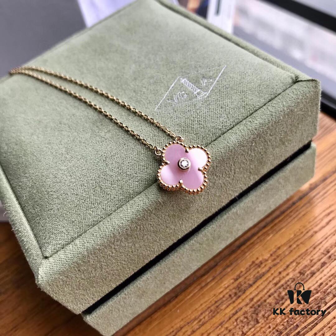 692fbe3599f2d84055c87e3e Van Cleef & Arpels Clover Diamond Necklace in Silver Version