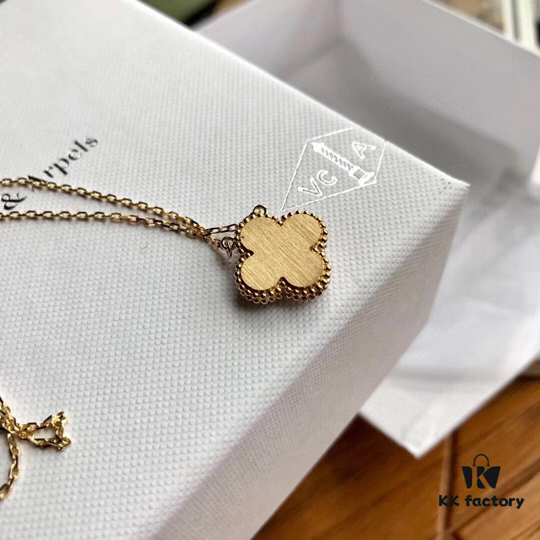 692fbe3799f2d84055c87e42 Van Cleef & Arpels Clover Diamond Necklace in Silver Version