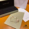 692fbee499f2d84055c87f58 High Version VCA Van Cleef & Arpels Black Onyx Alhambra Five-Leaf Bracelet in Imported Sterling Silver with 18K Gold Plating
