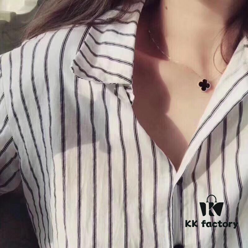 692fbeec99f2d84055c87f67 Dior Sauvage Classic Clover Necklace – Medium Size, 925 Sterling Silver Gold-Plated with Natural Stones
