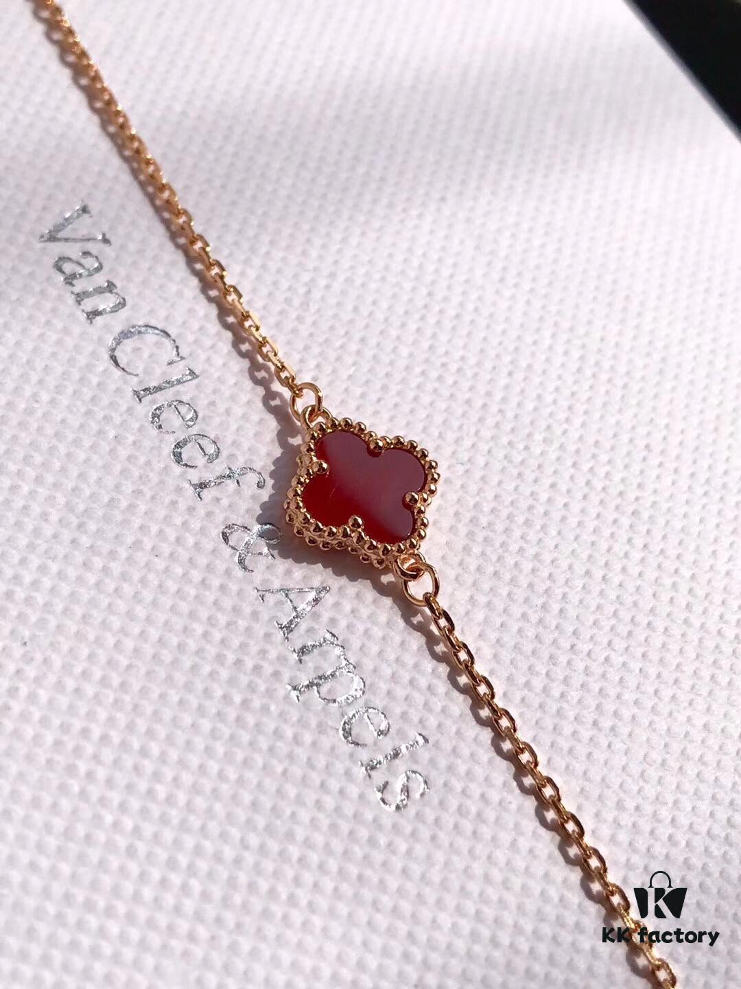 692fbef399f2d84055c87f72 Van Cleef & Arpels VCA Single Flower Alhambra Bracelet, Genuine Design! Smooth and Elegant Chalcedony Four-Leaf Motif, Hand-Polished Beads with Full, Rounded Edges for Strong Three-Dimensional Effect. Custom Lobster Clasp with Exclusive Anti-Counterfeit Code—Each Bracelet Features a Unique Authentication Number, Ensuring Uniqueness. Hand-Carved Link Chain, Each Link with 4 Facets. Exquisite Craftsmanship, Graceful and Refined. Stunning When Worn Alone or Layered. Bracelet Length: 17.5 cm, Adjustable.