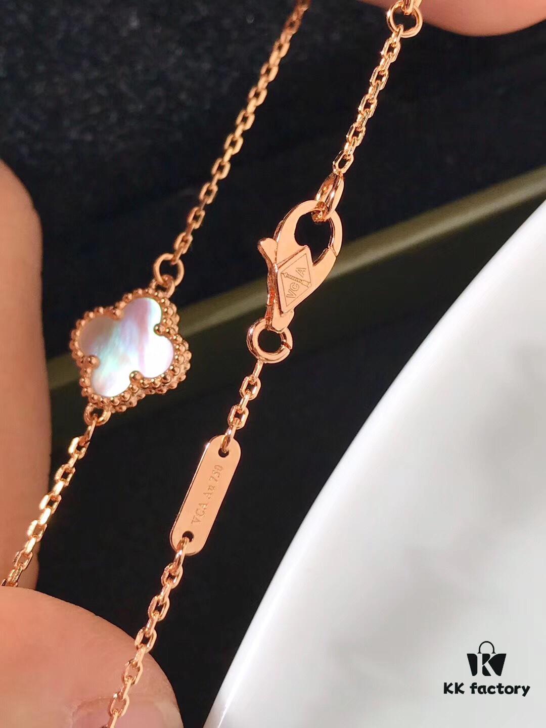 692fbef699f2d84055c87f77 Van Cleef & Arpels VCA Single Flower Alhambra Bracelet, Genuine Design! Smooth and Elegant Chalcedony Four-Leaf Motif, Hand-Polished Beads with Full, Rounded Edges for Strong Three-Dimensional Effect. Custom Lobster Clasp with Exclusive Anti-Counterfeit Code—Each Bracelet Features a Unique Authentication Number, Ensuring Uniqueness. Hand-Carved Link Chain, Each Link with 4 Facets. Exquisite Craftsmanship, Graceful and Refined. Stunning When Worn Alone or Layered. Bracelet Length: 17.5 cm, Adjustable.