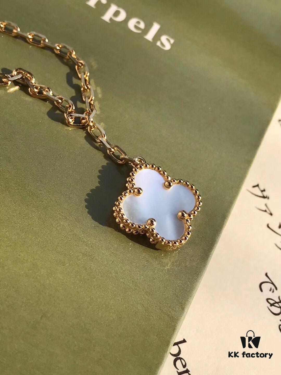 692fbf0099f2d84055c87f86 Van Cleef & Arpels Lucky Bracelet, Symbolizing Good Fortune, Four-Flower Mix Design