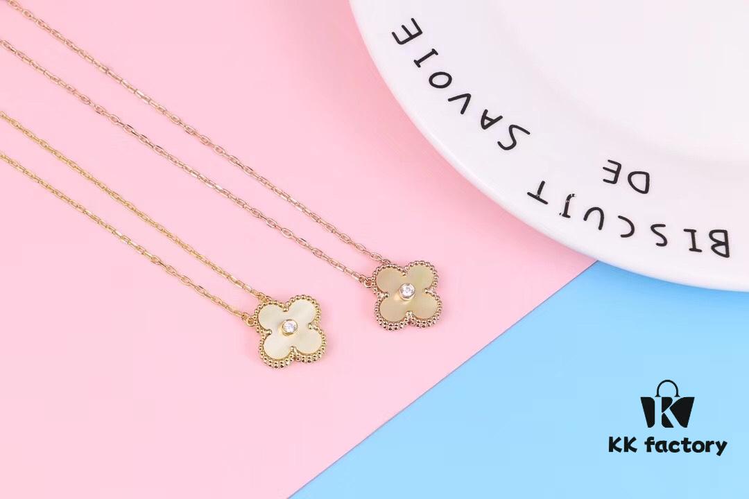 692fbf0d99f2d84055c87fa5 Authentic Purchase, High-Quality Clover Necklace with Zircon, 925 Silver Plated in K-Gold, Natural Stones
