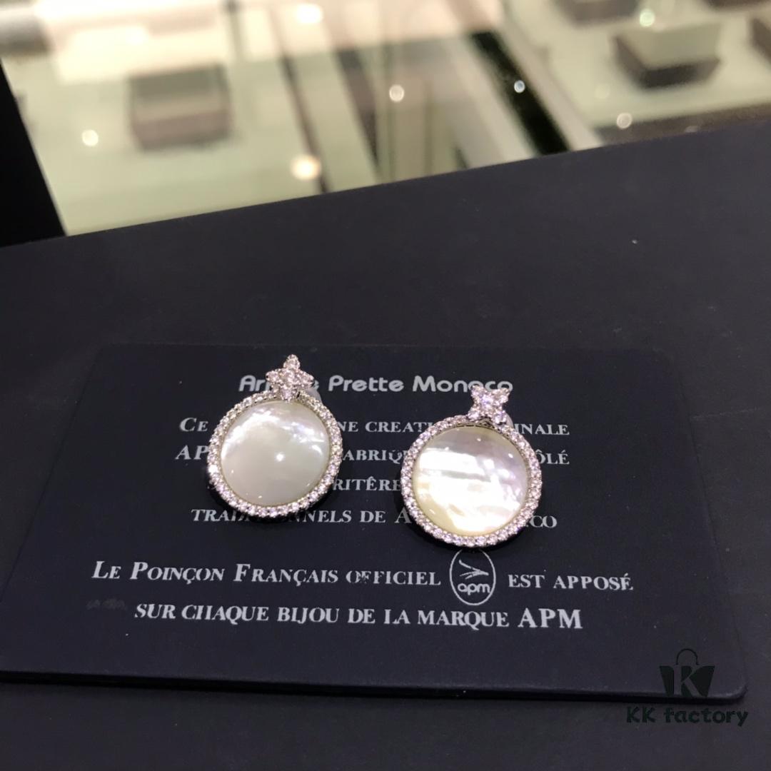 APM Monaco Women's Two-Way Earrings, Elegant Four-Leaf Clover White Mother-of-Pearl Studs, Versatile and Chic