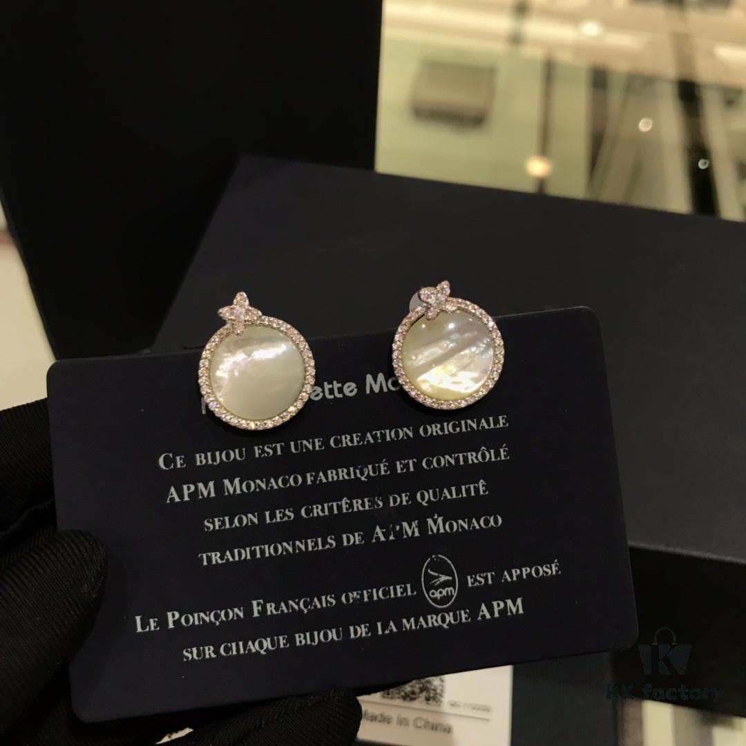 APM Monaco Women's Two-Way Earrings, Elegant Four-Leaf Clover White Mother-of-Pearl Studs, Versatile and Chic
