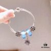 692fbf5f99f2d84055c8801a Pandora Night Glow Ice Blue Blue Snowflake New Arrival! Made with counter materials, perfectly crafted one-to-one, quality comparable to official store products! Ice blue night glow glass, sparkling diamond-cut openwork clover, blue vibrant snowflake pendant. S925 silver comes with official packaging!