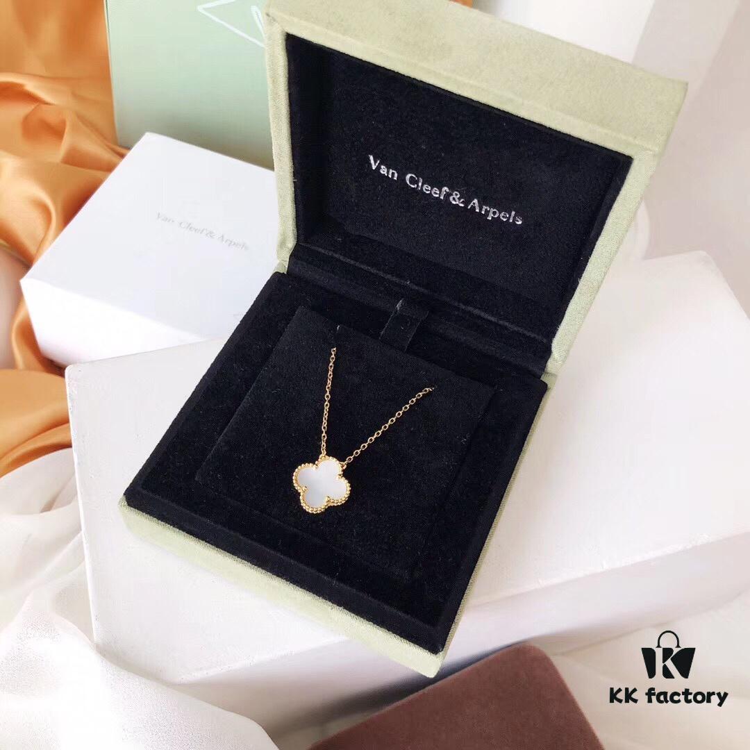 692fbf6c99f2d84055c8802c Van Cleef & Arpels Alhambra Four-Leaf Clover Necklace in Silver Version