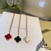 692fbfd999f2d84055c880c0 Large Clover Sweater Chain, Elegant Black