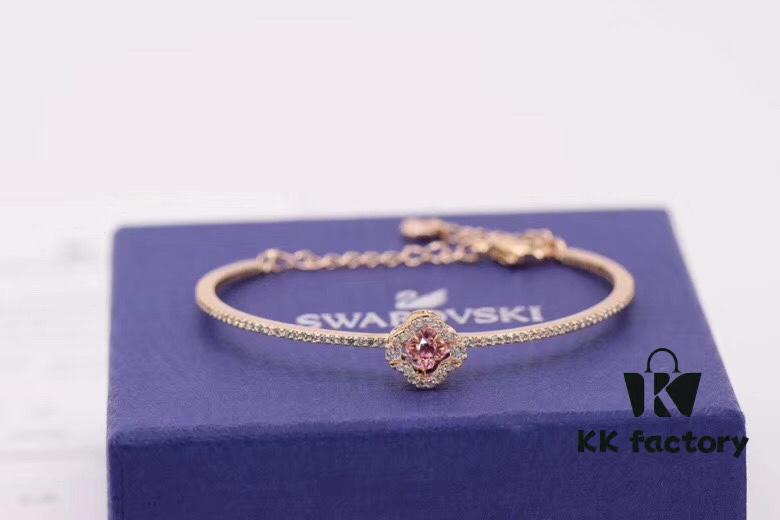 692fbfdf99f2d84055c880ca Swarovski Pink Crystal Clover with Dancing Heart Bracelet