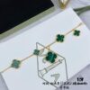 692fbff199f2d84055c880e6 Newly Upgraded Version Compatible with 925 Natural Malachite VCA New Five-Petal Four-Leaf Clover Bracelet, High-End Market Edition! 1:1 High-Quality Custom 925 Sterling Silver, VCA Van Cleef & Arpels Limited Edition Four-Leaf Clover Leaves, Store Exclusive Limited Model, Perfect for Travel, an Absolute Must-Have. Original Lobster Clasp, Top-Tier Quality Available on Market