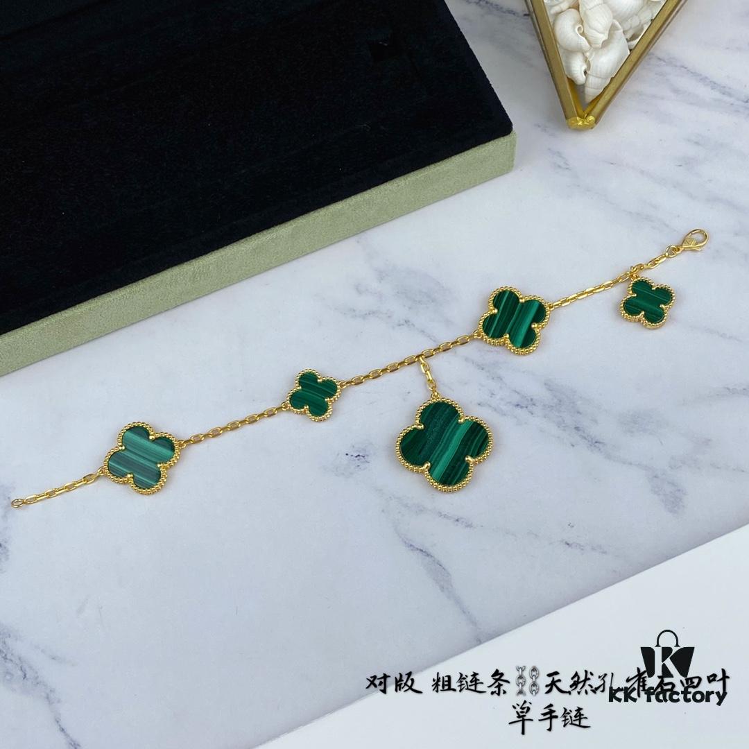 692fbff299f2d84055c880e8 Newly Upgraded Version Compatible with 925 Natural Malachite VCA New Five-Petal Four-Leaf Clover Bracelet, High-End Market Edition! 1:1 High-Quality Custom 925 Sterling Silver, VCA Van Cleef & Arpels Limited Edition Four-Leaf Clover Leaves, Store Exclusive Limited Model, Perfect for Travel, an Absolute Must-Have. Original Lobster Clasp, Top-Tier Quality Available on Market