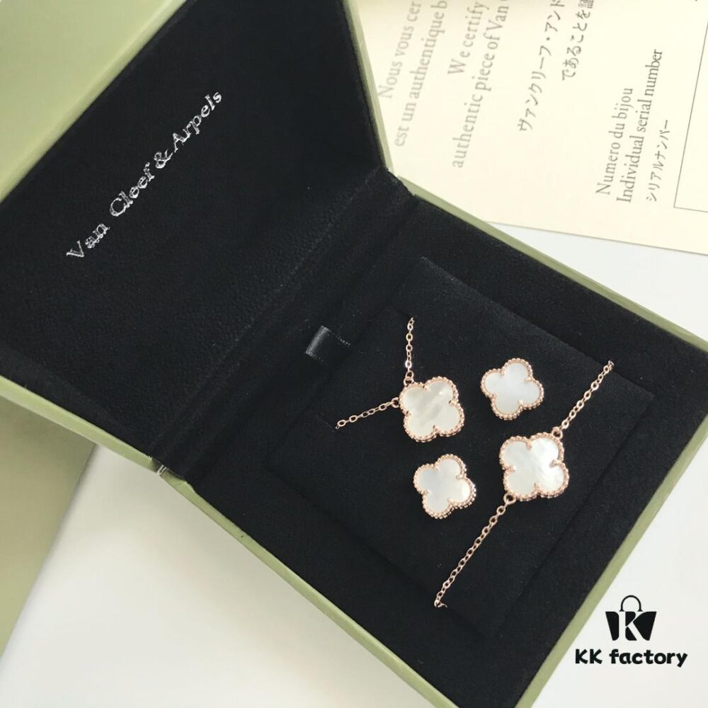 VCA Clover Set ❤️