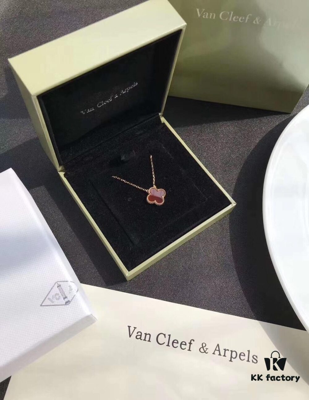 Van Cleef & Arpels VCA Single Flower Carnelian Necklace in Silver Plated with K-Gold