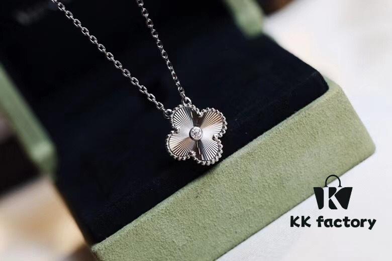 692fc02b99f2d84055c88152 Vca2020 Christmas 🎄 Limited Edition First Batch In Stock! Pure CNC 5-Axis Precision Carving with Radiant High-Polish Finish and a 0.7-Carat Center Stone