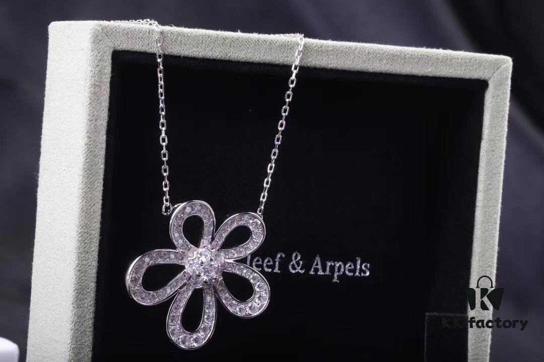 692fc03c99f2d84055c88177 VCA Large Flower Necklace, I'm truly moved to tears by its beauty. After countless refinements, this final version features exquisite craftsmanshipâthe 925 silver edition, with details fully comparable to boutique versions, sparkling and stunning when worn.