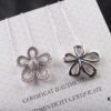 692fc03d99f2d84055c88178 VCA Large Flower Necklace, I'm truly moved to tears by its beauty. After countless refinements, this final version features exquisite craftsmanshipâthe 925 silver edition, with details fully comparable to boutique versions, sparkling and stunning when worn.