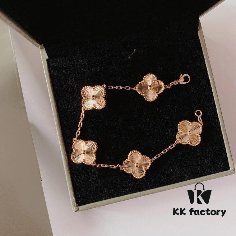 692fc06099f2d84055c881ae VCA Four-Leaf Clover Five-Petal Bracelet, Top-Tier Craftsmanship in Pure Silver