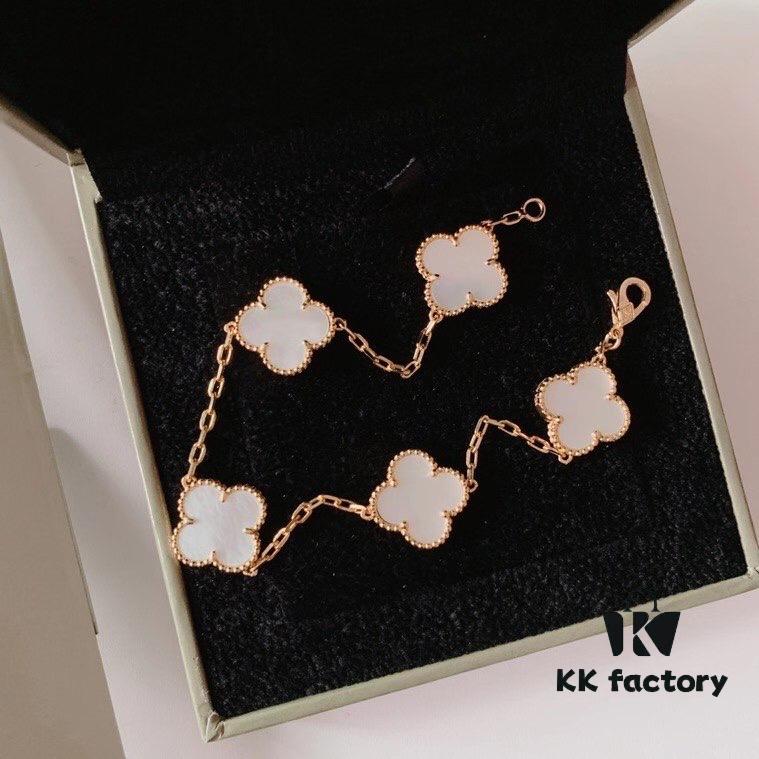 692fc06299f2d84055c881b2 VCA Four-Leaf Clover Five-Petal/Six-Petal Bracelet