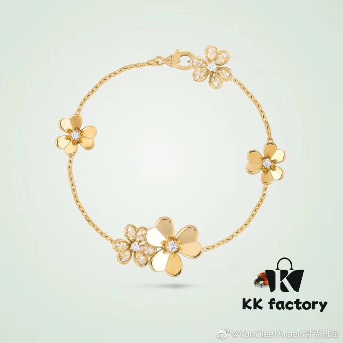 692fc09c99f2d84055c88214 Vca Van Cleef & Arpels Alhambra Series Large and Small Flower Bracelet, Fully Set with Diamonds Combined with Polished Finish, Exquisitely Beautiful, Sweet and Youthful, Made from Premium German Imported S925 Sterling Silver with Thick Plated Gold, Available in Three Colors: Platinum, Yellow Gold, and Rose Gold