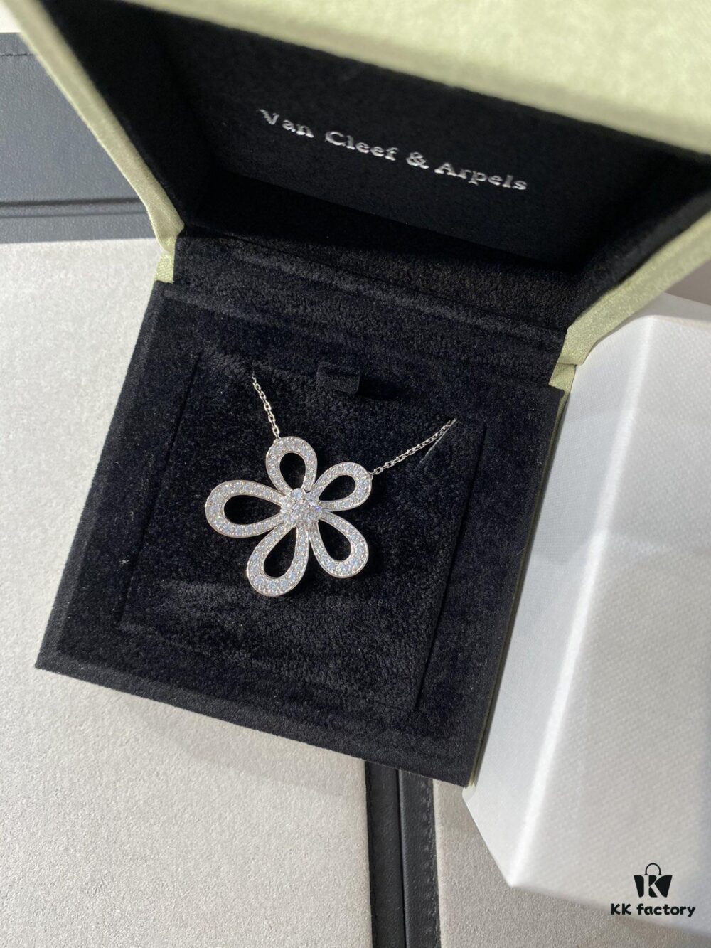 692fc0fe99f2d84055c882c9 This Summer's Hottest Flower Pendant Necklace - VCA-inspired Flowerlace Diamond Collar Chain